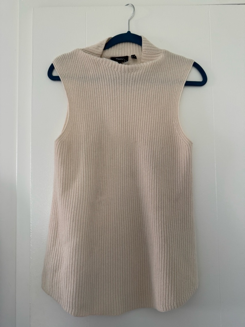 Theory 100% Cashmere Sleeveless Ribbed Knit Sweater in Cream